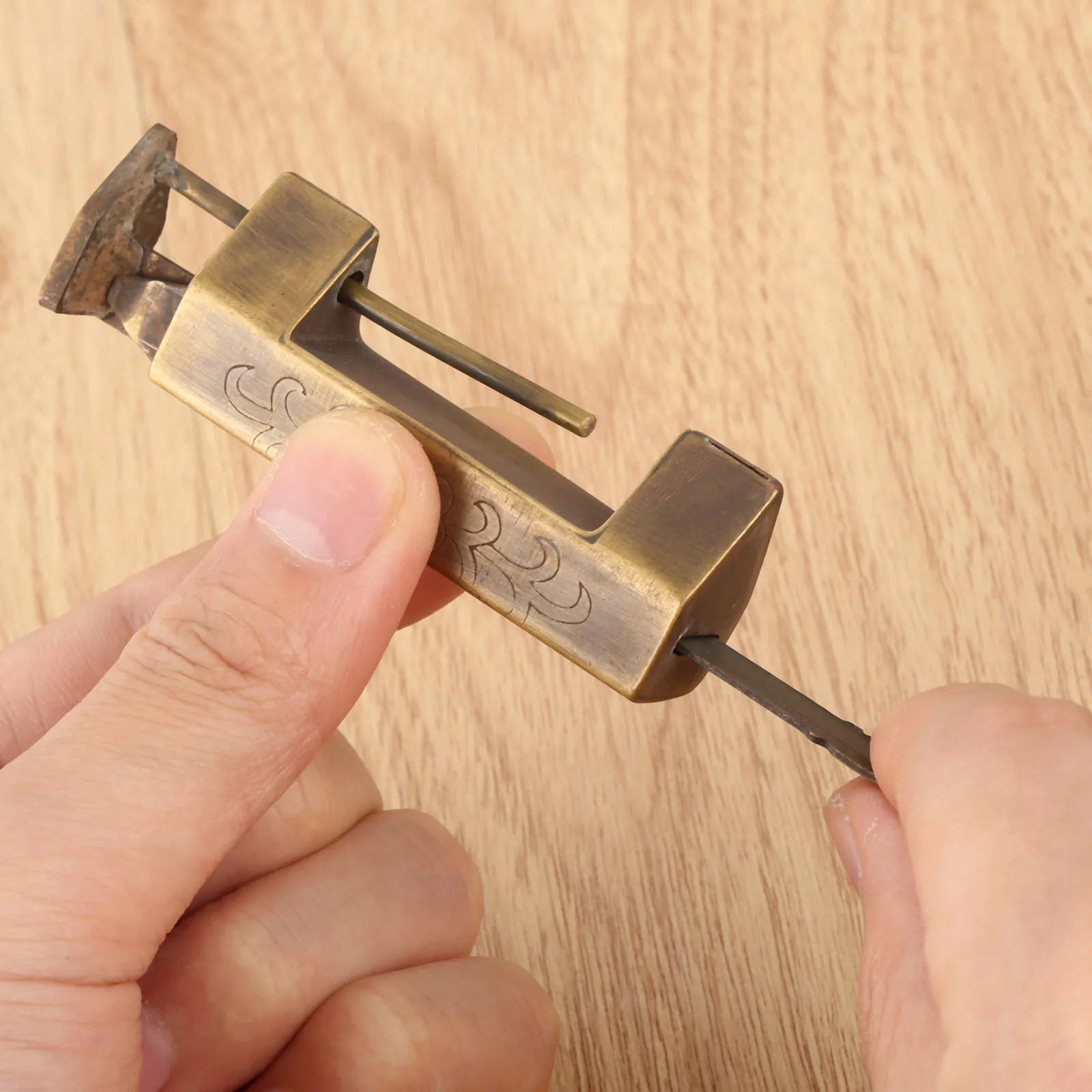 1pc Chinese Old Lock 62*25*16mm Antique Lock Retro Keyer Padlock Jewelry Wooden Box Padlock Lock for Suitcase Drawer
1pc Chinese Old Lock 62*25*16mm Antique Lock Retro Keyer Padlock Jewelry Wooden Box Padlock Lock for Suitcase Drawer