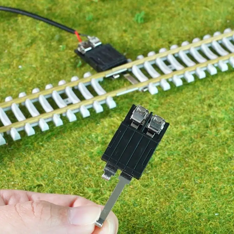 Digital Power Connecting 1 Scale Electric Train Track Power Connector Box
Digital Power Connecting 1 Scale Electric Train Track Power Connector Box