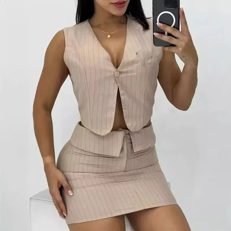 New Arrival Elegant Formal Suit High Street Striped Slim Two Piece Set Women Sleeveless V-neck Camisole Tops&Button Skirts Set
New Arrival Elegant Formal Suit High Street Striped Slim Two Piece Set Women Sleeveless V-neck Camisole Tops&Button Skirts Set