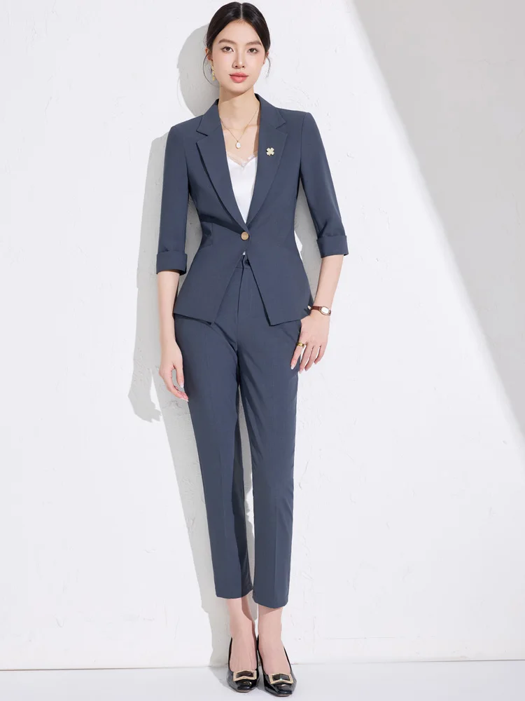 Женский деловой костюм-тройка (светло-серый) для работы и собеседований, профессиональный, весна-лето, новинка
Женский деловой костюм-тройка (светло-серый) для работы и собеседований, профессиональный, весна-лето, новинка