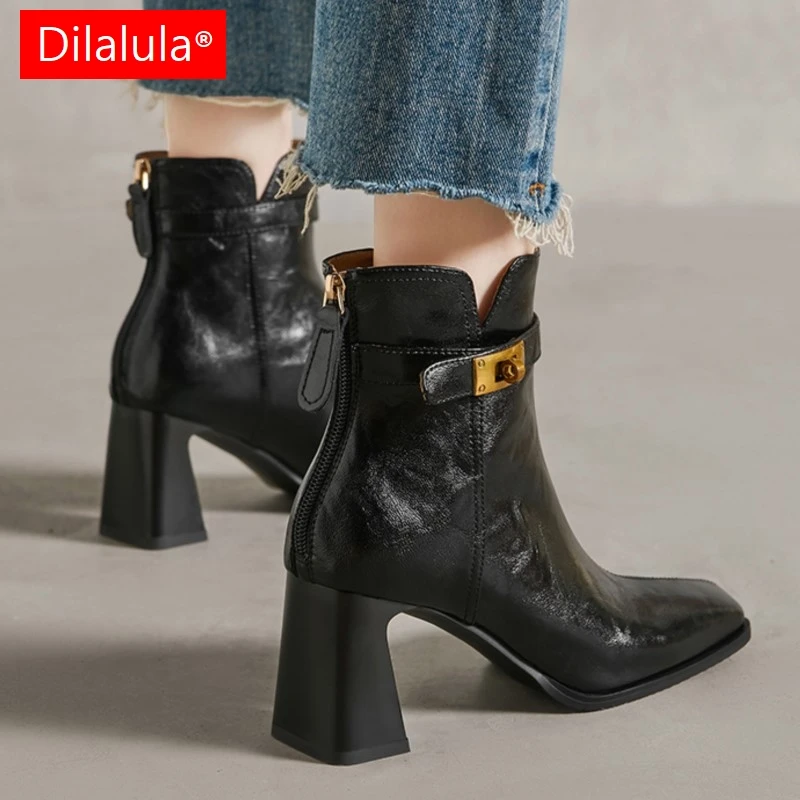 Dilalula 2026, женские ботильоны из натуральной коровьей кожи, осень-зима, офисные женские туфли на высоком толстом каблуке с квадратным носком и пуговицами
Dilalula 2026, женские ботильоны из натуральной коровьей кожи, осень-зима, офисные женские туфли на высоком толстом каблуке с квадратным носком и пуговицами
