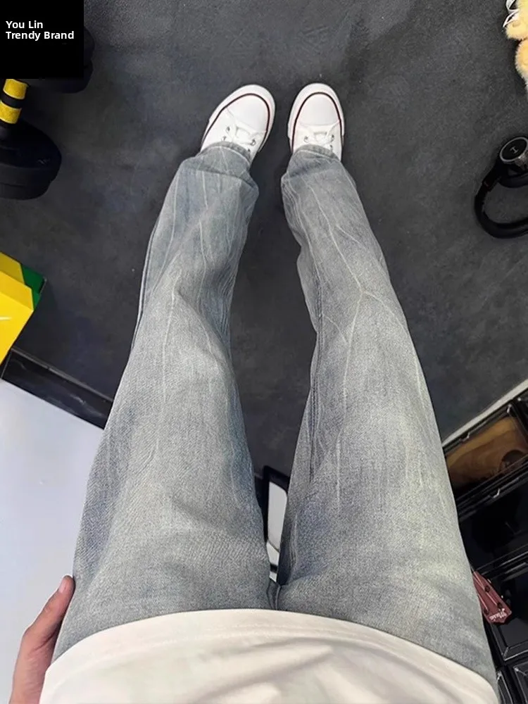 Светло-голубые мужские джинсы с узором «Молния», прямые, с легким расклешением, визуально удлиняющие, CleanFit, в американском стиле High Street
Светло-голубые мужские джинсы с узором «Молния», прямые, с легким расклешением, визуально удлиняющие, CleanFit, в американском стиле High Street