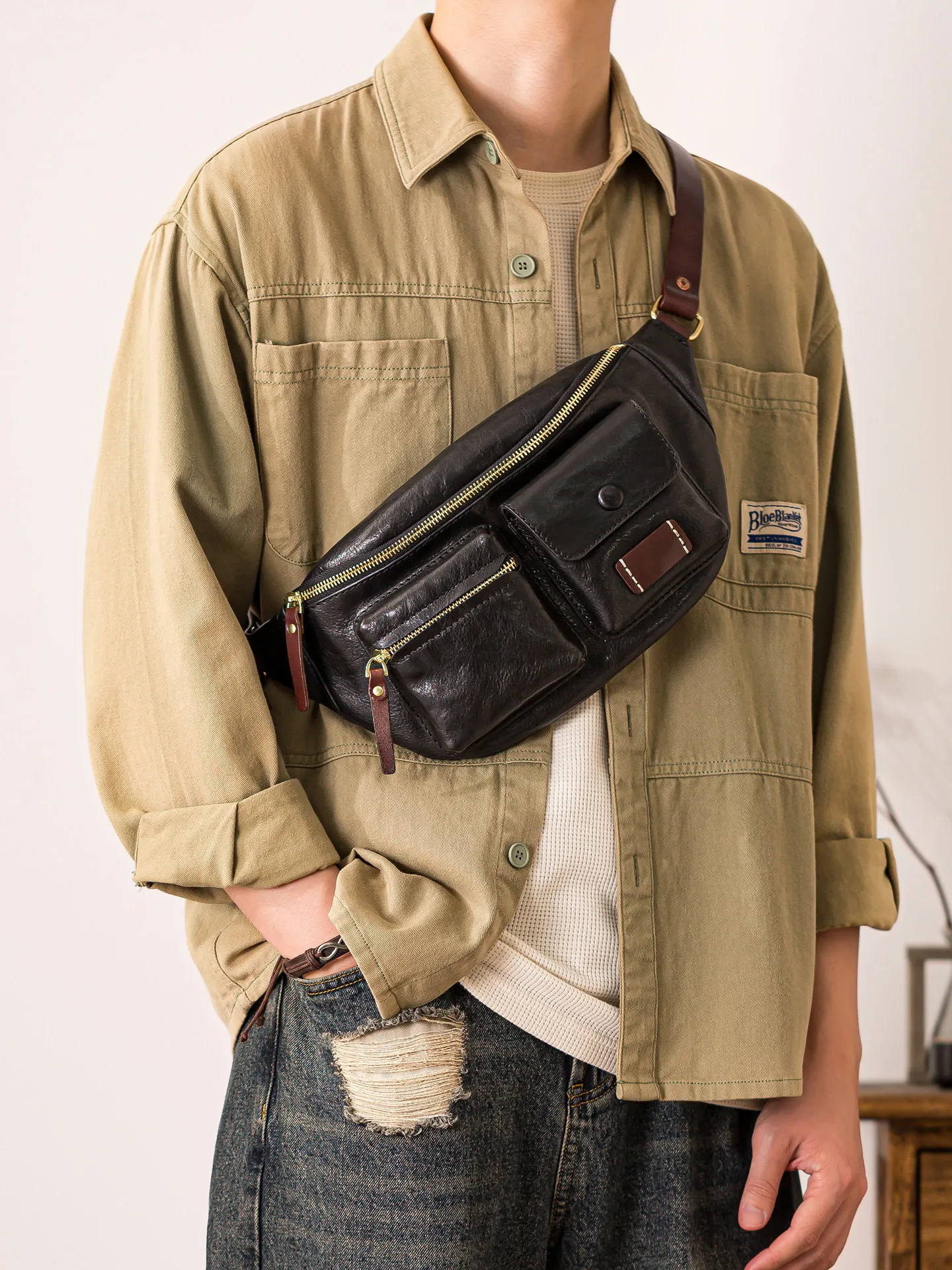 PNDME fashion organizer designer handmade genuine leather men's chest bag outdoor daily travel real cowhide crossbody bag
PNDME fashion organizer designer handmade genuine leather men's chest bag outdoor daily travel real cowhide crossbody bag