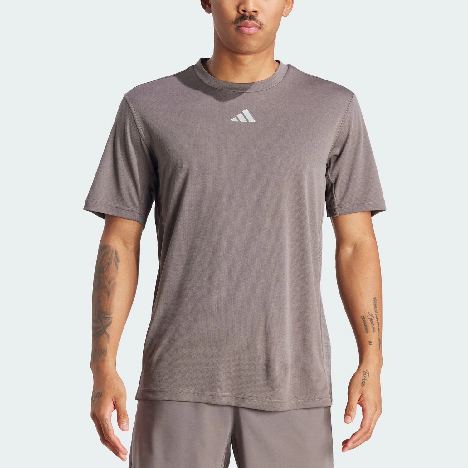 Оригинальная новая мужская футболка Adidas для тренировок HIIT с короткими рукавами IS3720
Оригинальная новая мужская футболка Adidas для тренировок HIIT с короткими рукавами IS3720