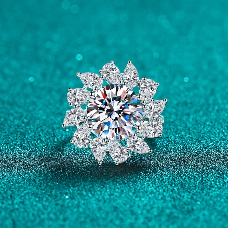PT950 Platinum Women's 5 Carat Pear-Shaped Bezel-Set Moissanite Ring, Fashionable Elegant Light Luxury Design
PT950 Platinum Women's 5 Carat Pear-Shaped Bezel-Set Moissanite Ring, Fashionable Elegant Light Luxury Design