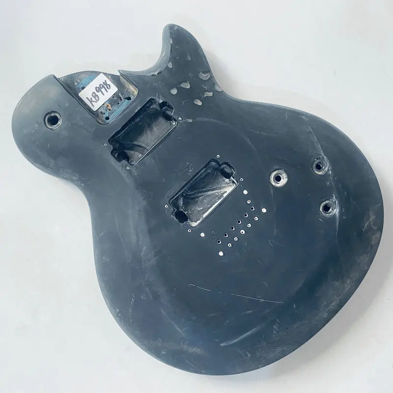 KB998 Незавершенный индивидуальный заказ Корпус электрогитары HH Звукосниматели Заменить и сделай сам Правосторонняя поверхность повреждения и грязь
KB998 Незавершенный индивидуальный заказ Корпус электрогитары HH Звукосниматели Заменить и сделай сам Правосторонняя поверхность повреждения и грязь