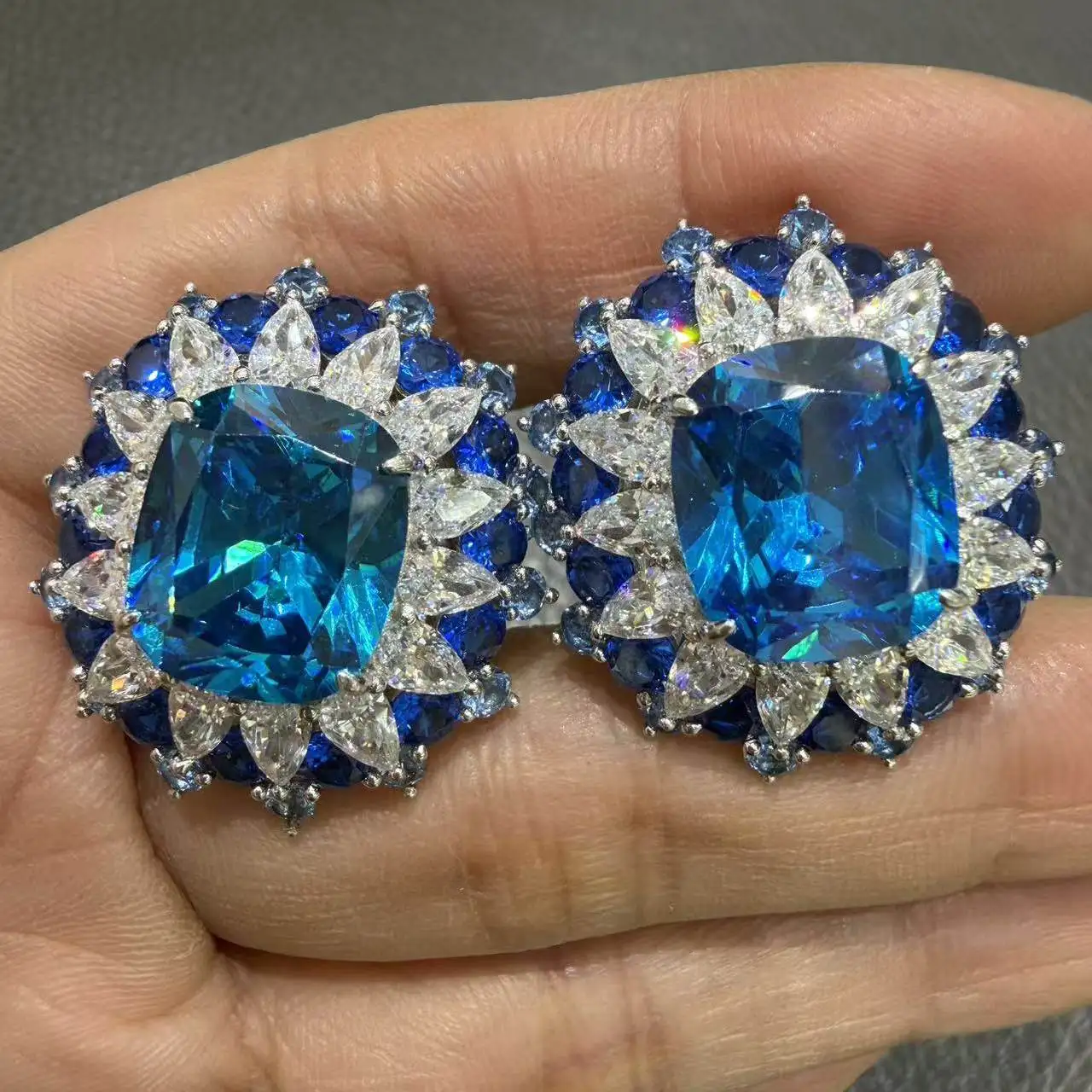 blue color 925 sterling silver with cubic zircon stud earring fine women jewelry elegant
blue color 925 sterling silver with cubic zircon stud earring fine women jewelry elegant