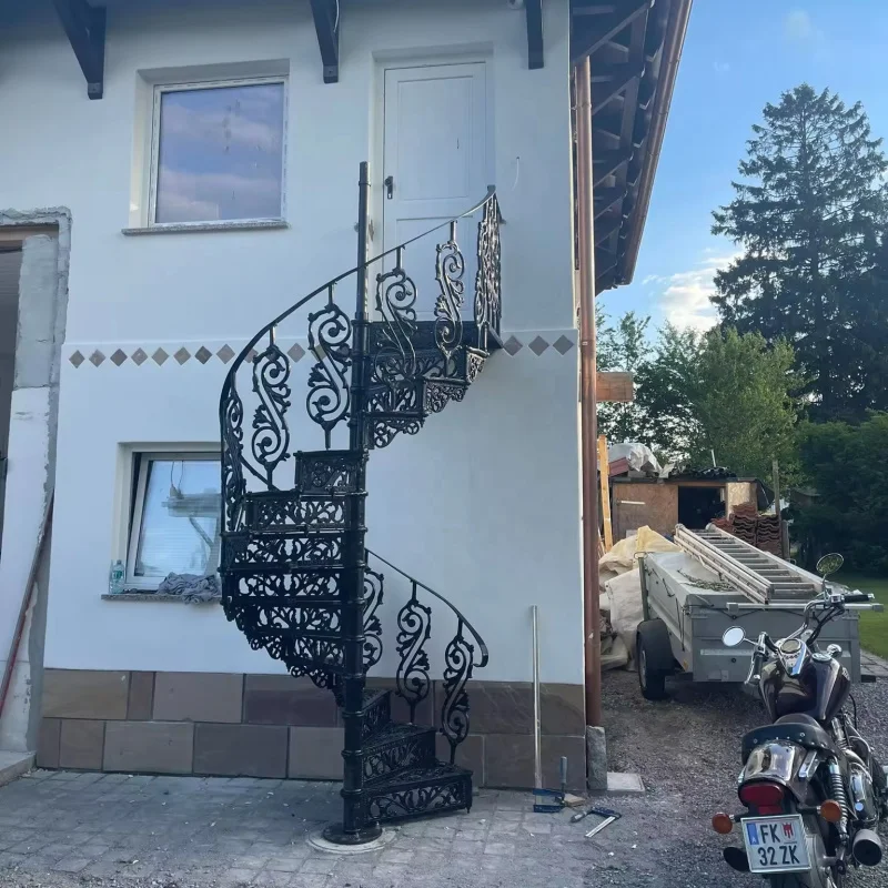Custom.Black Circular staircase is crafted both indoor and outdoor use Its ornate railing design adds a of eleg
Custom.Black Circular staircase is crafted both indoor and outdoor use Its ornate railing design adds a of eleg