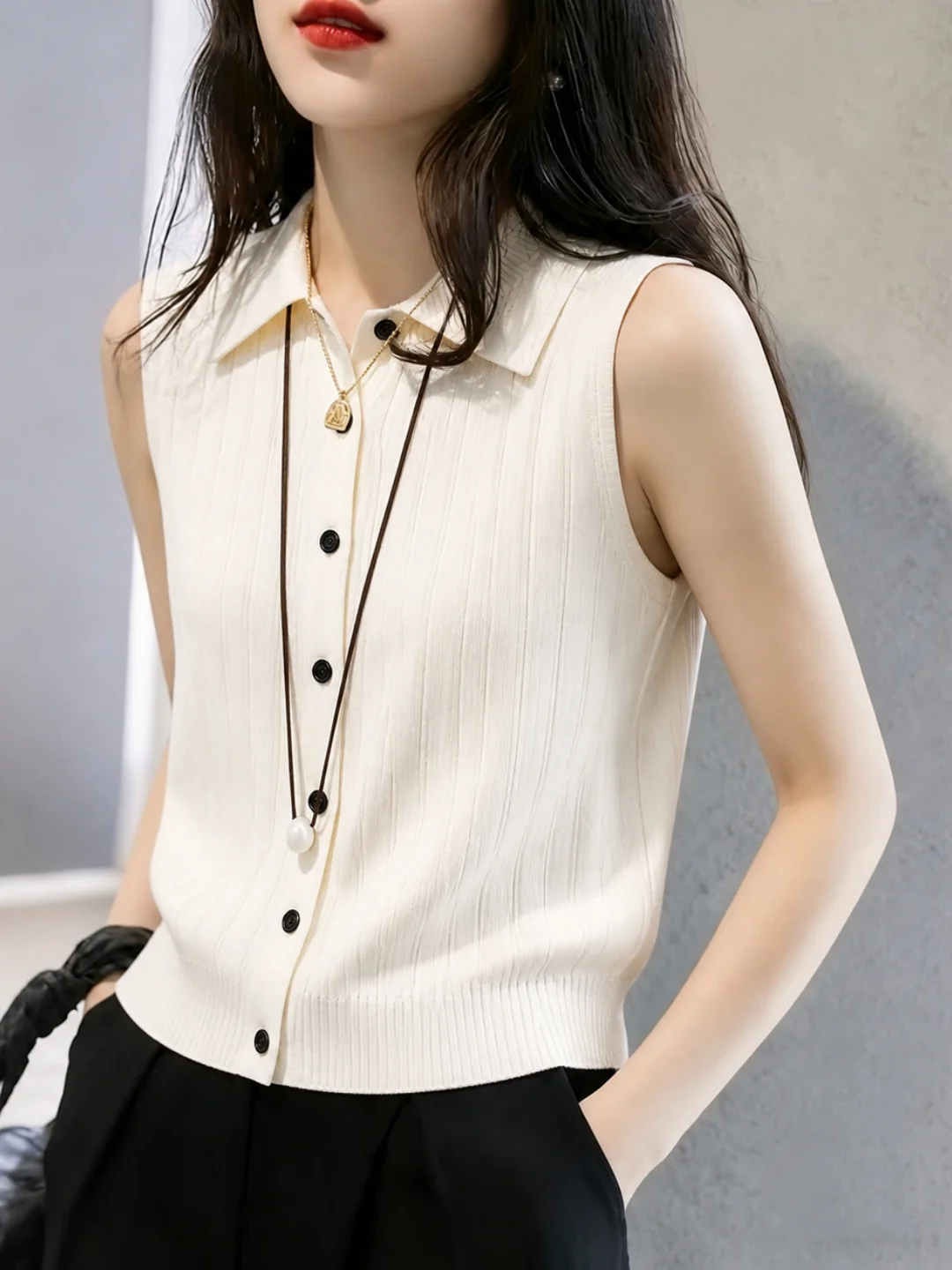 Summer Neck Sleeveless Knitted Vest Women's Elegant Soft Versatile Top Layering Trendy Straight Cut Basic Color Single B...
Summer Neck Sleeveless Knitted Vest Women's Elegant Soft Versatile Top Layering Trendy Straight Cut Basic Color Single B...