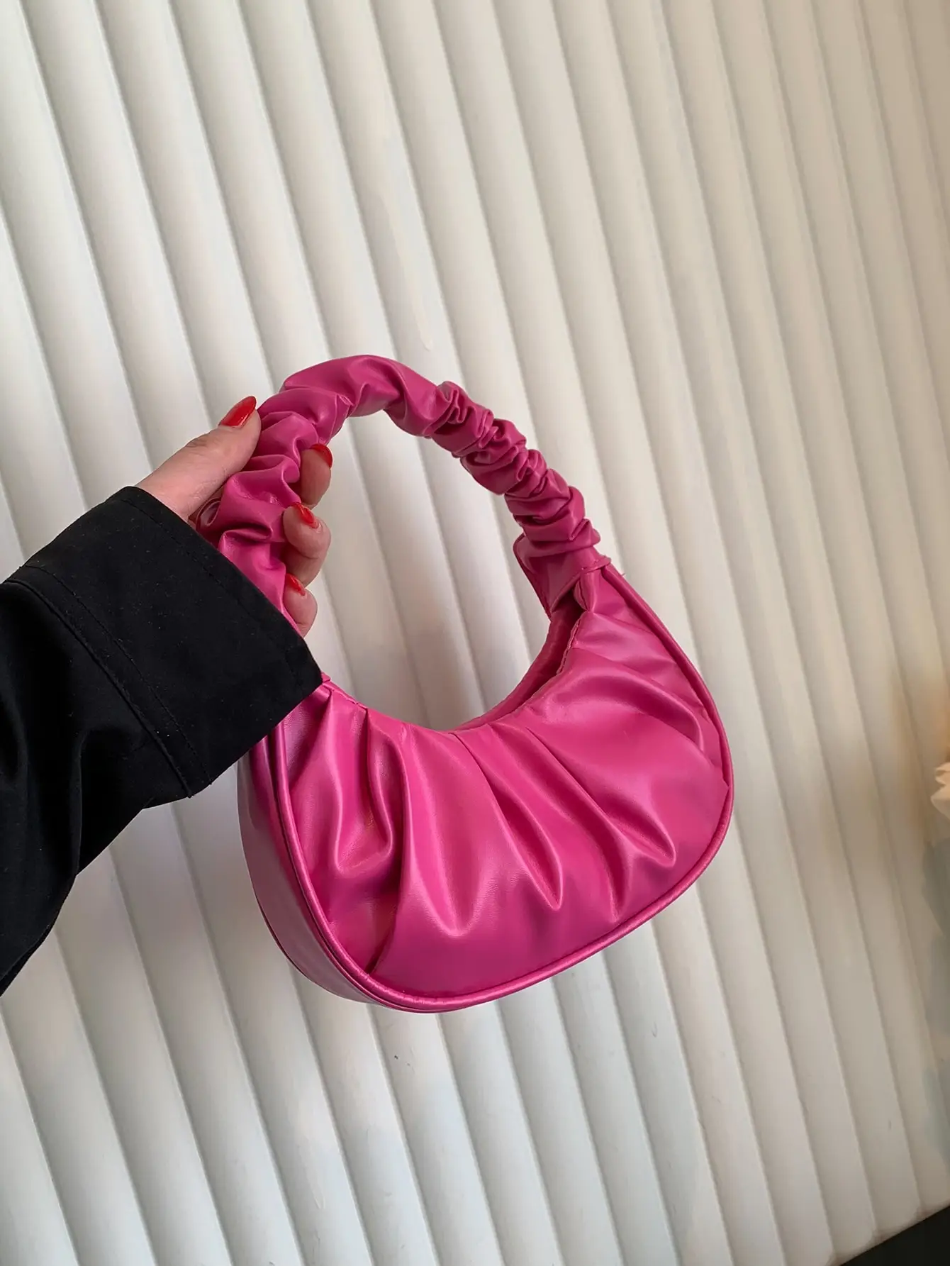 Mini Solid Color Pleated Cloud Handbag For Women
Mini Solid Color Pleated Cloud Handbag For Women