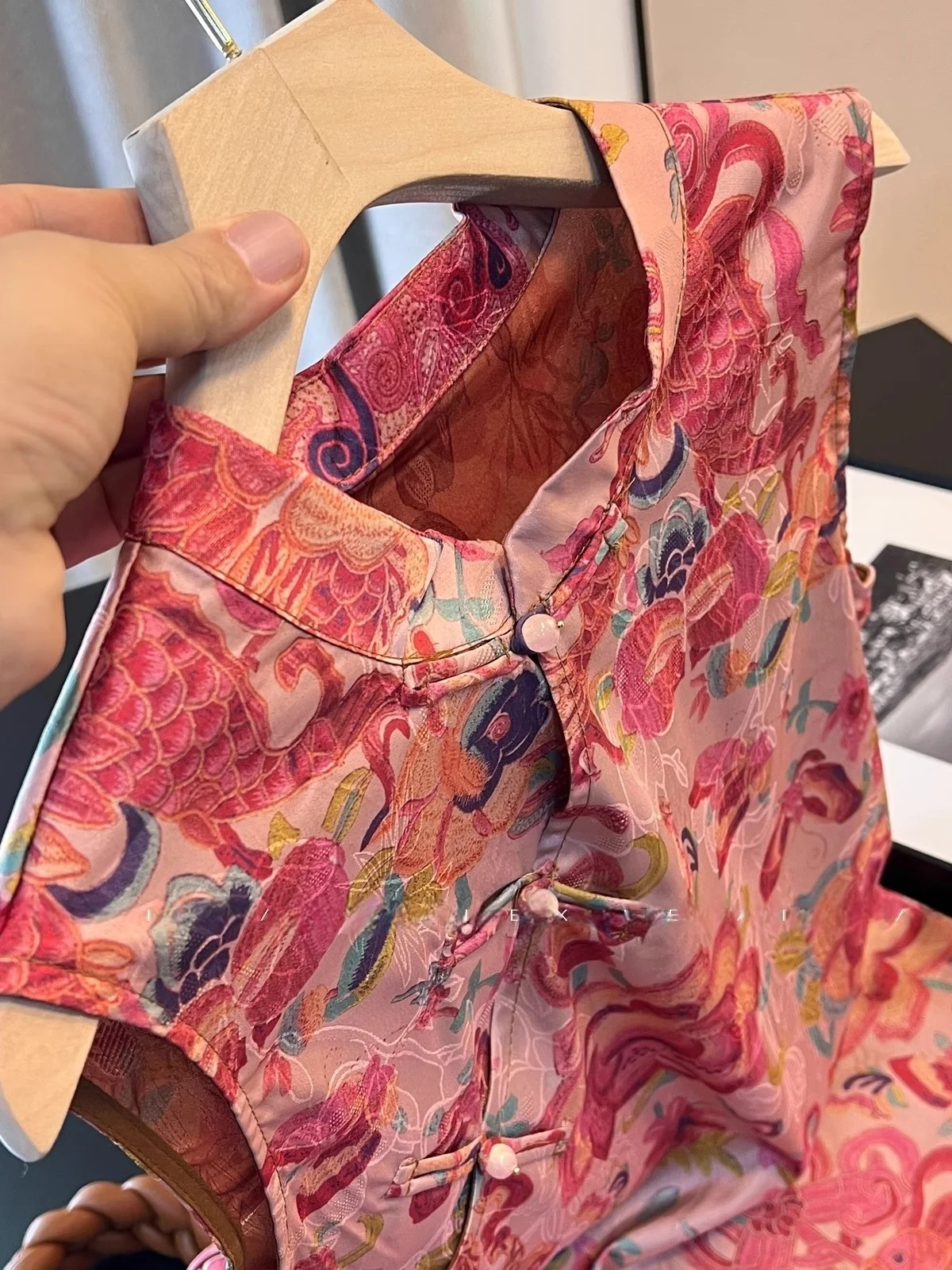 New Chinese Sle Floral Print Svel irt Women's Summer 2025 Loose Fit High End Feelings Button up Casual Top
New Chinese Sle Floral Print Svel irt Women's Summer 2025 Loose Fit High End Feelings Button up Casual Top