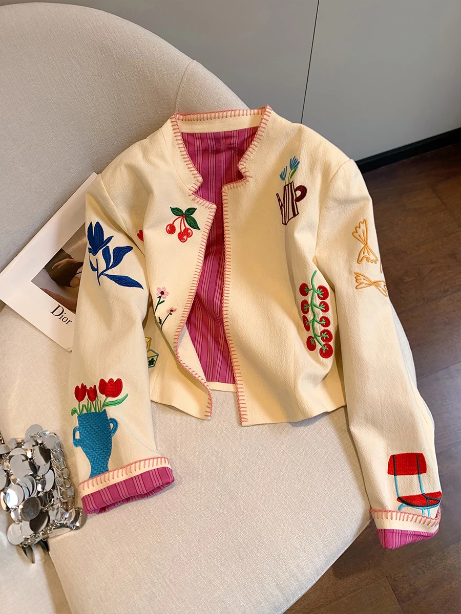 Elegant Embroidered Long Sleeve round Neck Jacket Unisex Autumn High Fashion Versatile Age-Defying Top Trendy Women's Fashion
Elegant Embroidered Long Sleeve round Neck Jacket Unisex Autumn High Fashion Versatile Age-Defying Top Trendy Women's Fashion