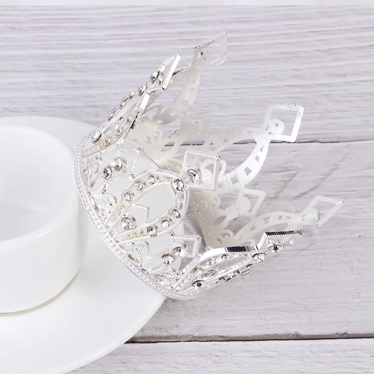 2Pcs Crown Decorations Rhinestone Cake Toppers Wedding Tiara Birthday Party Supplies Dessert Picks For Cupcake Celebrations
2Pcs Crown Decorations Rhinestone Cake Toppers Wedding Tiara Birthday Party Supplies Dessert Picks For Cupcake Celebrations