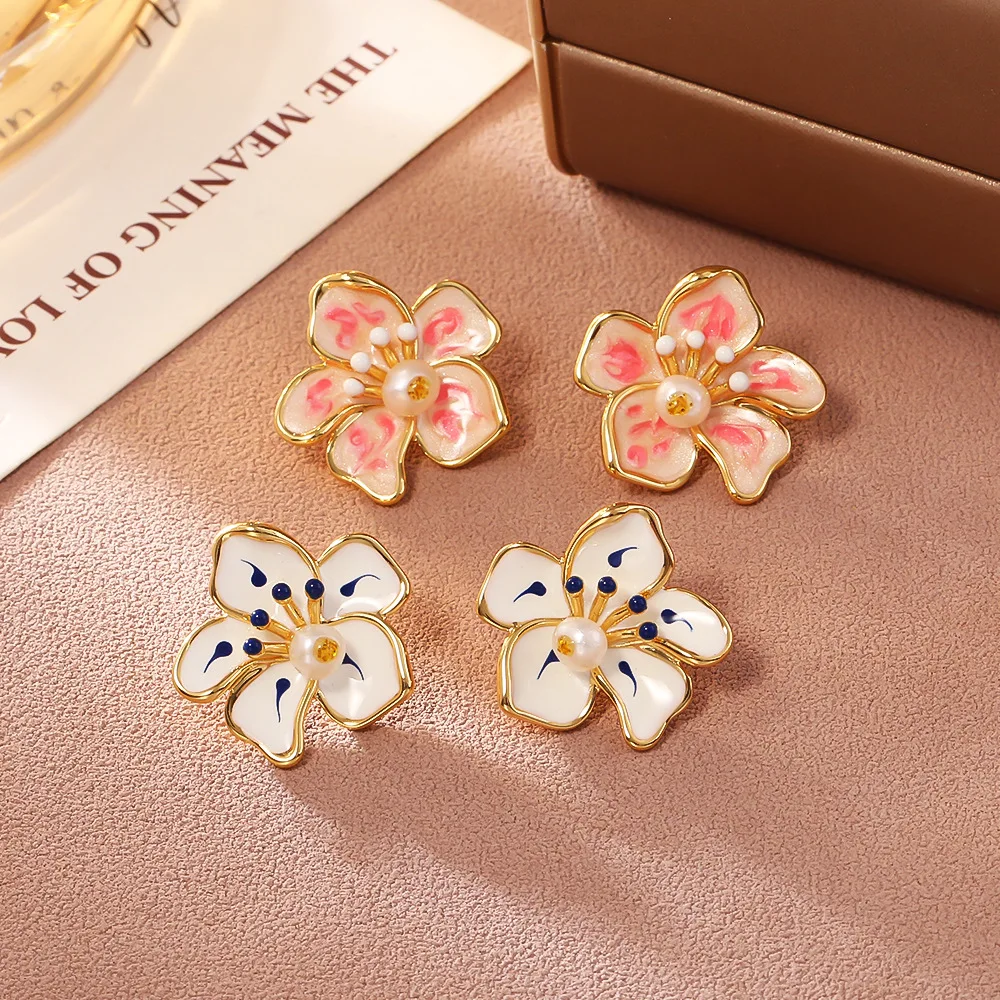 Romantic pink drop glaze flower earrings, high-end silver needle fashion earrings, exquisite and elegant earrings for women
Romantic pink drop glaze flower earrings, high-end silver needle fashion earrings, exquisite and elegant earrings for women