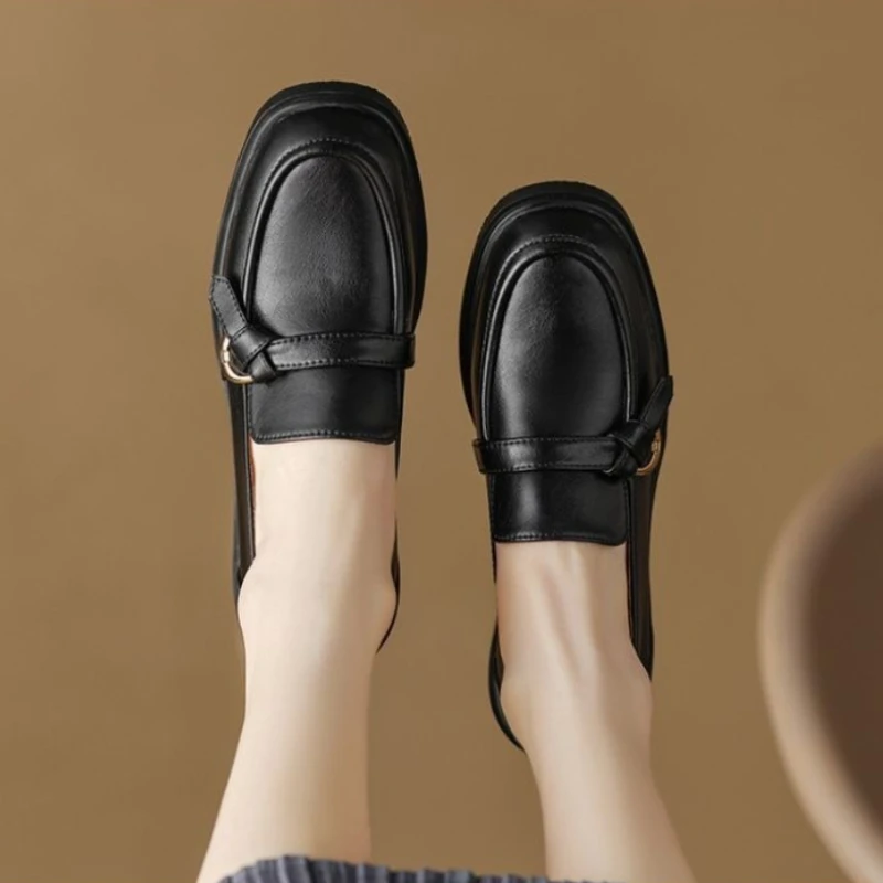 Women's Genuine Soft Leather Round Toe Loafers with Chunky Heel in Retro British Style Brown Color Versatile for Casual Wear
Women's Genuine Soft Leather Round Toe Loafers with Chunky Heel in Retro British Style Brown Color Versatile for Casual Wear