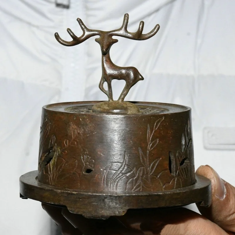 3.5"Old Chinese Dynasty Bronze Animal Sika Spotted Deer Incense Burner Censer
3.5"Old Chinese Dynasty Bronze Animal Sika Spotted Deer Incense Burner Censer