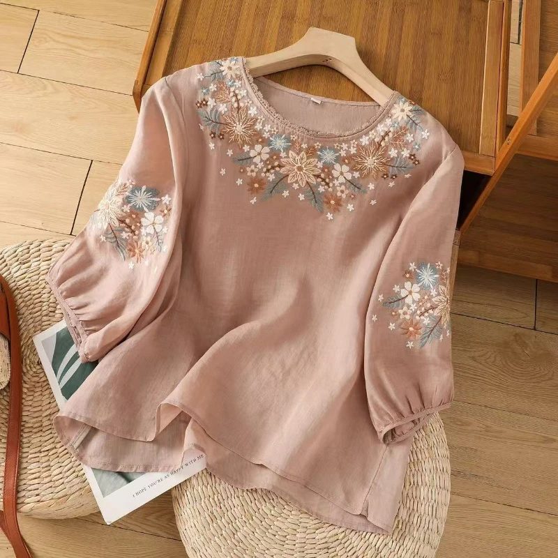 Cotton and Linen Literary Embroidery Top with a Quarter Sleeve Summer Retro Loose Embroidery Versatile Round Neck T-shirt
Cotton and Linen Literary Embroidery Top with a Quarter Sleeve Summer Retro Loose Embroidery Versatile Round Neck T-shirt