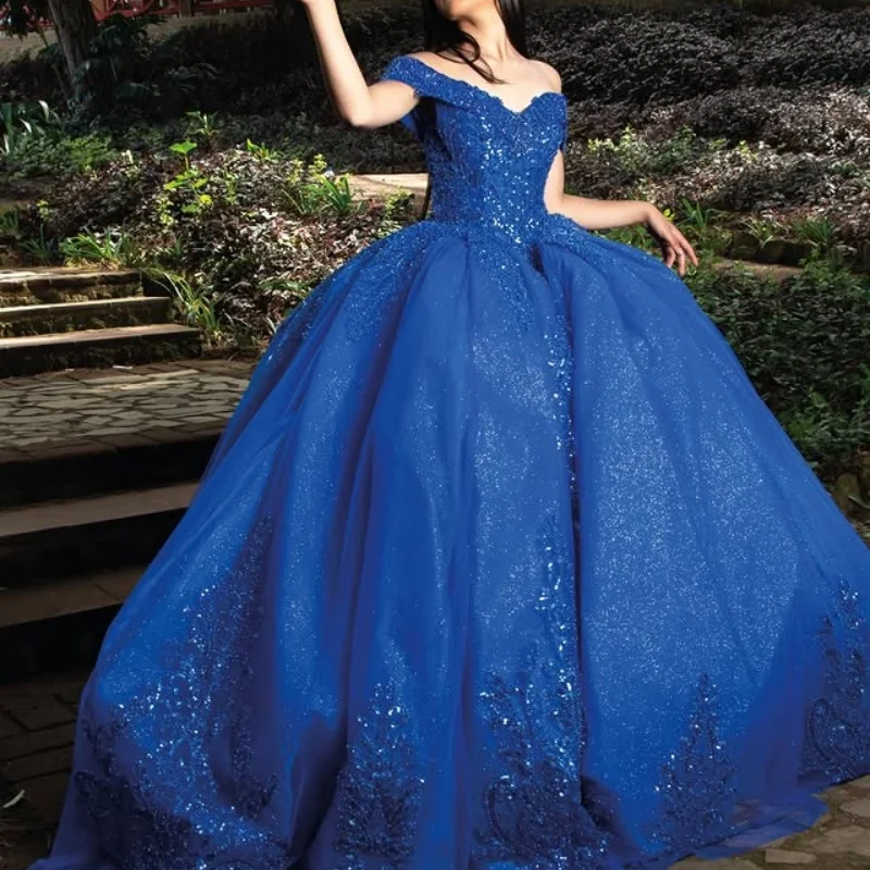 Customized Shiny royal blue Off Shoulder Quinceanera Dress Tull crystal beads flower Lace applique vestidos de 15 Quinceanera
Customized Shiny royal blue Off Shoulder Quinceanera Dress Tull crystal beads flower Lace applique vestidos de 15 Quinceanera