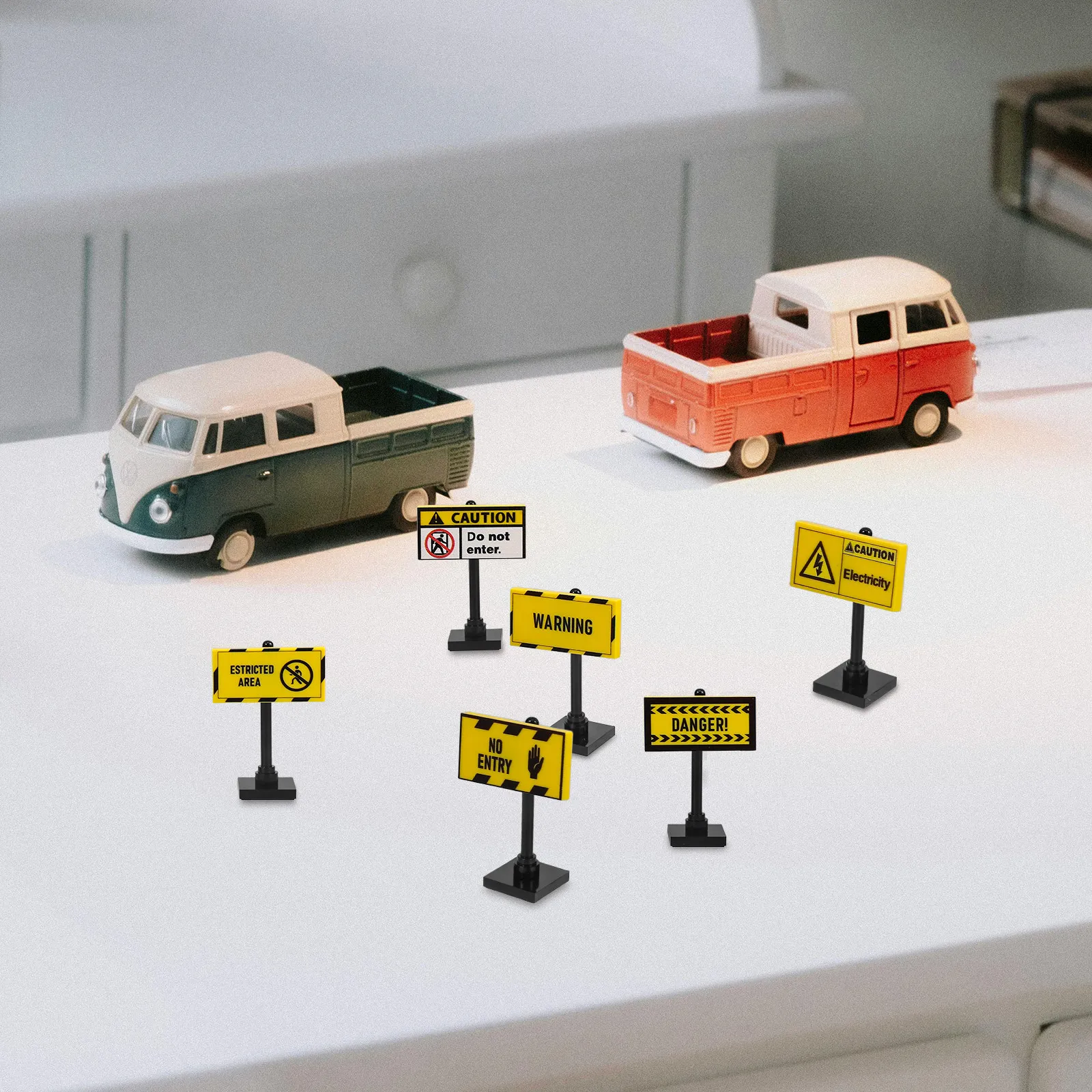 6Pcs Plastic Warning Signs Set Mini Street Safety Education Building Bricks Blocks Traffic Road Interactive Learning Play
6Pcs Plastic Warning Signs Set Mini Street Safety Education Building Bricks Blocks Traffic Road Interactive Learning Play