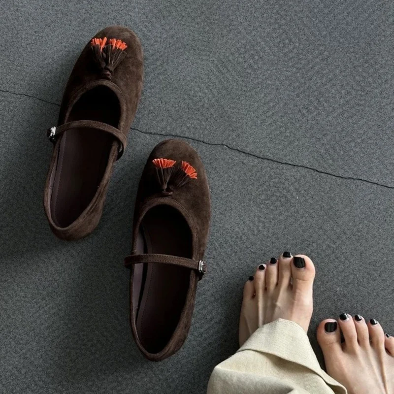 New style Mary Jane shoes with one-strap buckle, pleated texture, and tassels, casual, comfortable, simple, versatile, shallow-c
New style Mary Jane shoes with one-strap buckle, pleated texture, and tassels, casual, comfortable, simple, versatile, shallow-c
