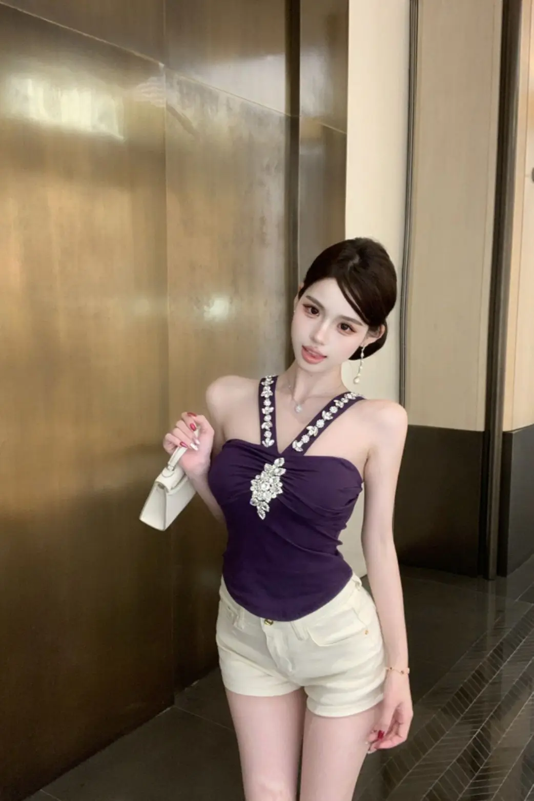 Luxury Purple Beaded Camisole 2024 Summer Thai Style Sexy Halter Top Women Unique Glamorous Bustier Trendy Outfit High Quality
Luxury Purple Beaded Camisole 2024 Summer Thai Style Sexy Halter Top Women Unique Glamorous Bustier Trendy Outfit High Quality