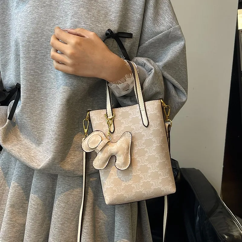 Contemporary Messenger Crossbody Bag Women's Luxury Leather Handbags Designer Shoulder Bags Elegant Tote Purse For Ladies
Contemporary Messenger Crossbody Bag Women's Luxury Leather Handbags Designer Shoulder Bags Elegant Tote Purse For Ladies