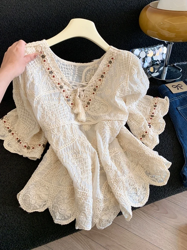 Heavy Embroidery Belted V-Neck Short Sleeve Knitted Top Women Summer New Style Super Beautiful Fashionable Ladies Shirt
Heavy Embroidery Belted V-Neck Short Sleeve Knitted Top Women Summer New Style Super Beautiful Fashionable Ladies Shirt