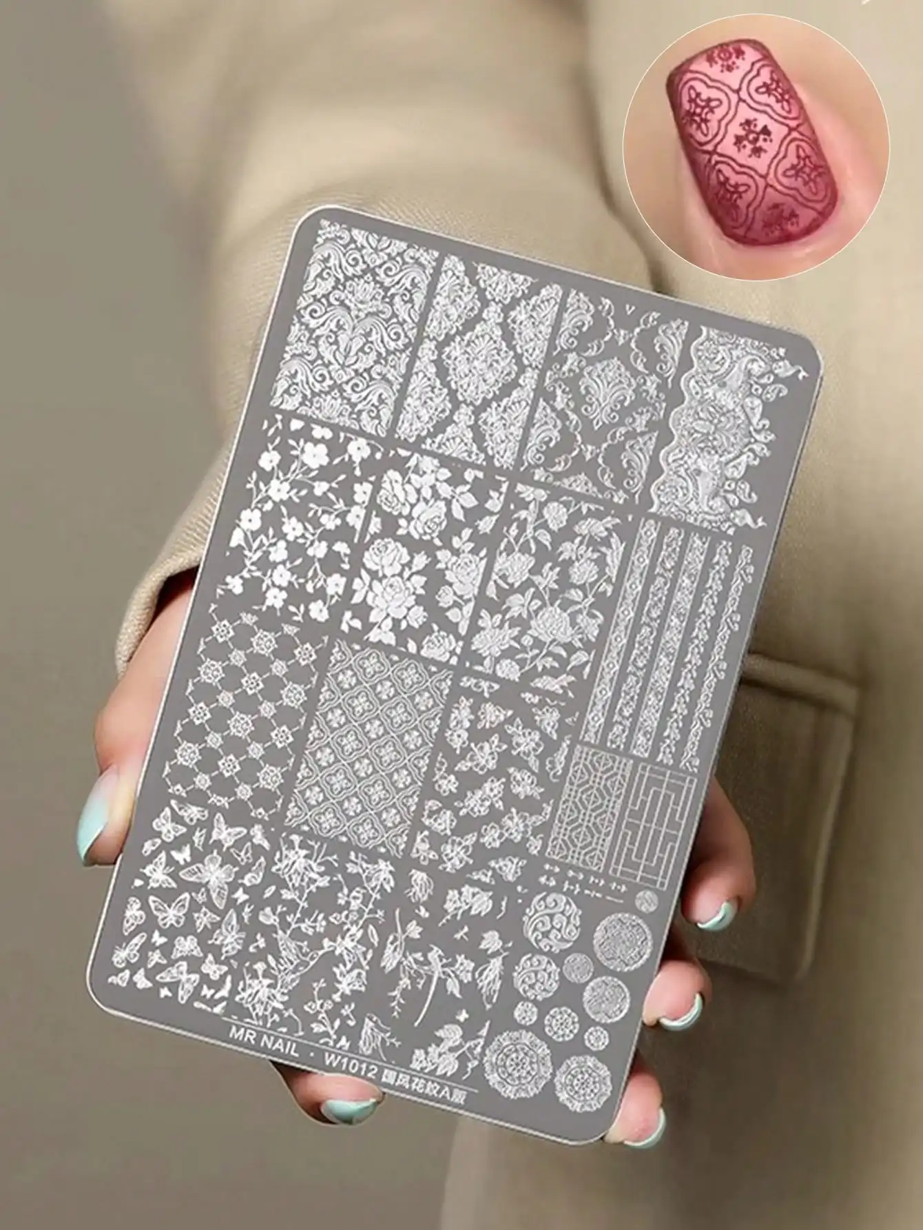 1pc Nail Art Stamping Plate, Retro Chinese Style Pattern, Nail Stamp Templates, Gel Nail Polish Design - Stainless Steel Stamp Tool, For Home Salon Nail Art DIY
1pc Nail Art Stamping Plate, Retro Chinese Style Pattern, Nail Stamp Templates, Gel Nail Polish Design - Stainless Steel Stamp Tool, For Home Salon Nail Art DIY