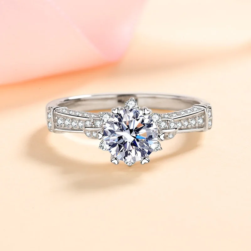 18K gold ring women's moissanite heart-shaped six-claw ring pt950 platinum light luxury wedding meson
18K gold ring women's moissanite heart-shaped six-claw ring pt950 platinum light luxury wedding meson