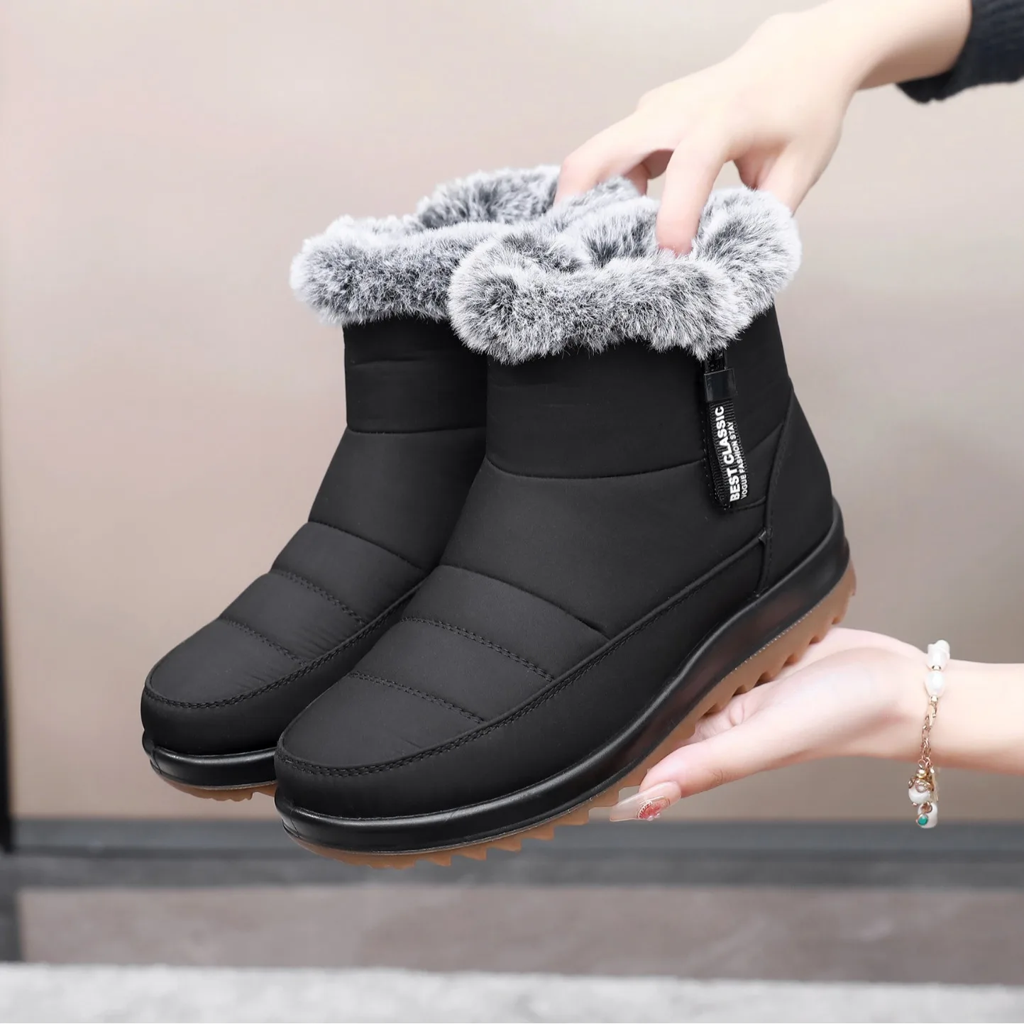 Thickened Cotton Boots Mom Winter Casual Short Boot Waterproof Anti-slip All-Cow Tendon Bottom Warm Plush Lined Booties
Thickened Cotton Boots Mom Winter Casual Short Boot Waterproof Anti-slip All-Cow Tendon Bottom Warm Plush Lined Booties