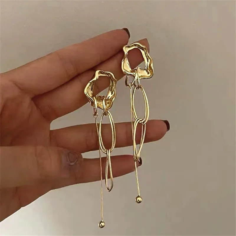 XIALUOKE Metal Irregular Long Tassel Earrings For Women Retro Geometric Personality Oval Chain Buckle Dangle Earrings Jewelry
XIALUOKE Metal Irregular Long Tassel Earrings For Women Retro Geometric Personality Oval Chain Buckle Dangle Earrings Jewelry