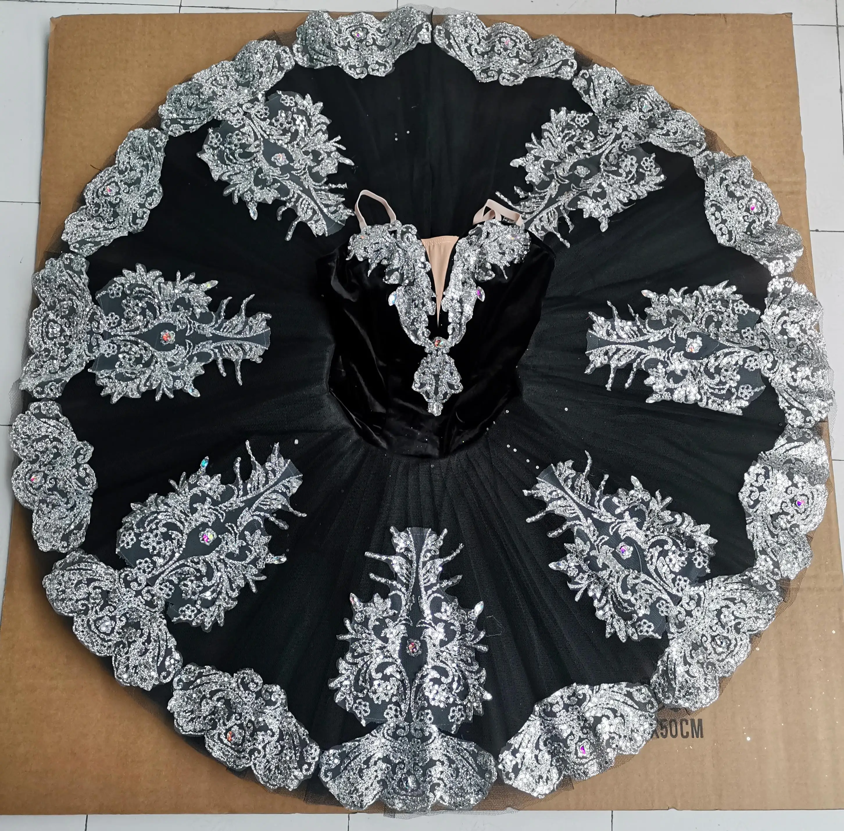 Hot Sale Cheap Fashion Unique Design Kids Girls Children Women Adult Performance Wear Black Swan Lake Ballet Tutu Costumes
Hot Sale Cheap Fashion Unique Design Kids Girls Children Women Adult Performance Wear Black Swan Lake Ballet Tutu Costumes