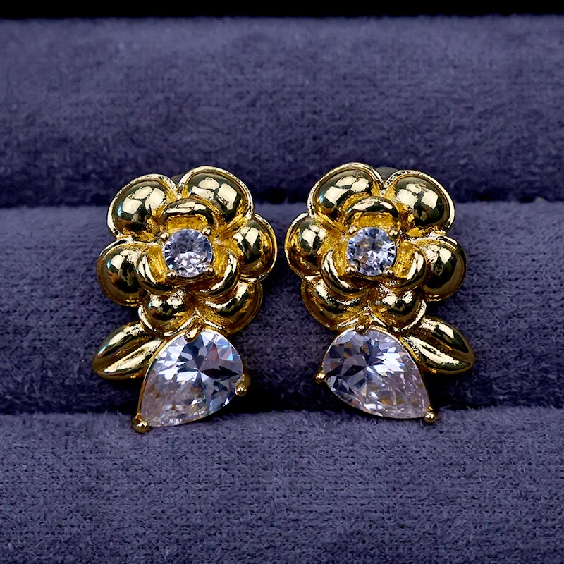 Goldenway 18K Gold Filled Flower Zircons Ear Drop Dangle Ins Fashion Trendy Floral Moissanite Buckle Stud Earring Women Jewelry
Goldenway 18K Gold Filled Flower Zircons Ear Drop Dangle Ins Fashion Trendy Floral Moissanite Buckle Stud Earring Women Jewelry