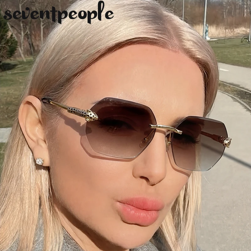Y2K Punk Rimless Square Sunglasses Women 2026 Luxury Brand Trendy Photochromic Polygon Metal Leopard Head Sun Glasses For Ladies
Y2K Punk Rimless Square Sunglasses Women 2026 Luxury Brand Trendy Photochromic Polygon Metal Leopard Head Sun Glasses For Ladies