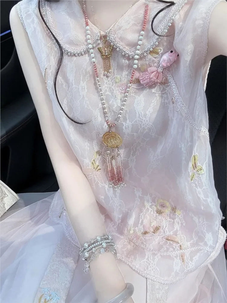 New Chinese-style traditional Chinese style set, with a stylish embroidered collar, vest and skirt, two-piece set
New Chinese-style traditional Chinese style set, with a stylish embroidered collar, vest and skirt, two-piece set