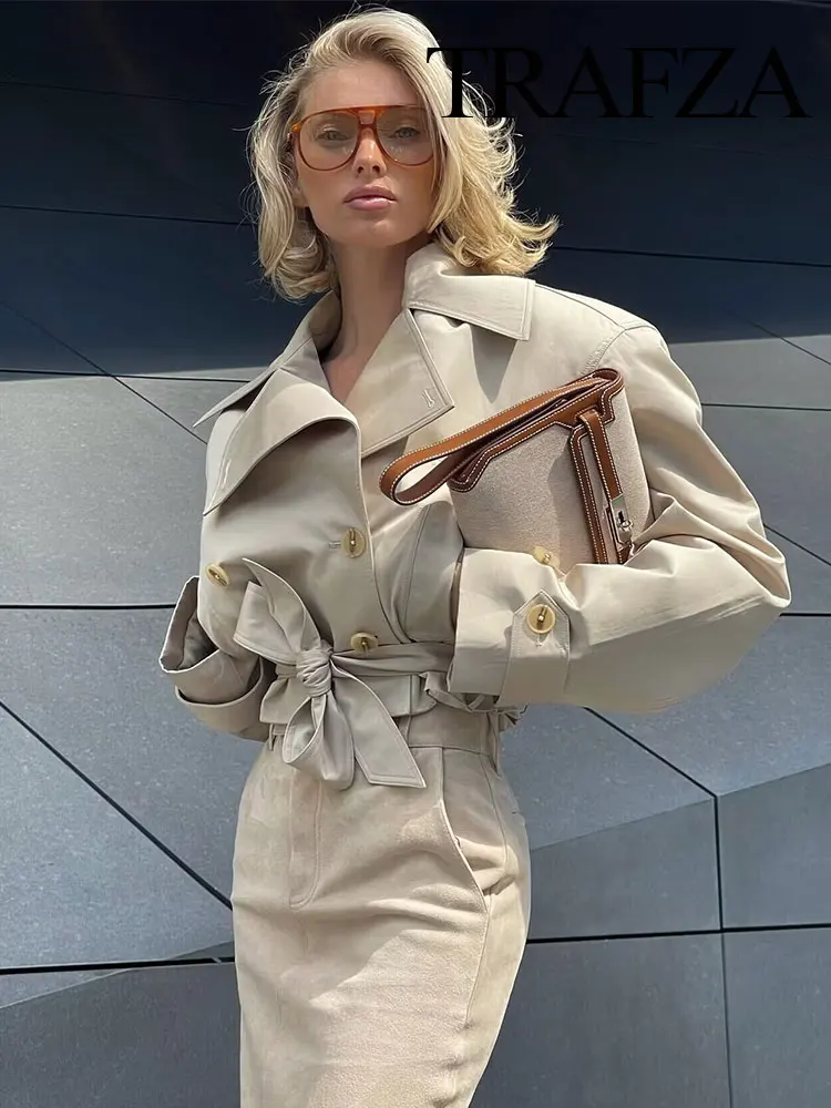 TRAFZA 2025 Spring Women's Street Casual Lace-up Short Trench Coat Retro V-neck Double Breasted Women's Pocket Top Loose Jacket
TRAFZA 2025 Spring Women's Street Casual Lace-up Short Trench Coat Retro V-neck Double Breasted Women's Pocket Top Loose Jacket