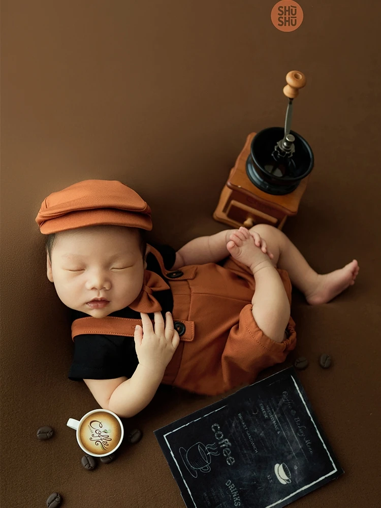 Whole Set Little Gentleman's Costume Baby Newborn Coffee Beans Props Mini Coffee Maker Baby Photo Accessories
Whole Set Little Gentleman's Costume Baby Newborn Coffee Beans Props Mini Coffee Maker Baby Photo Accessories