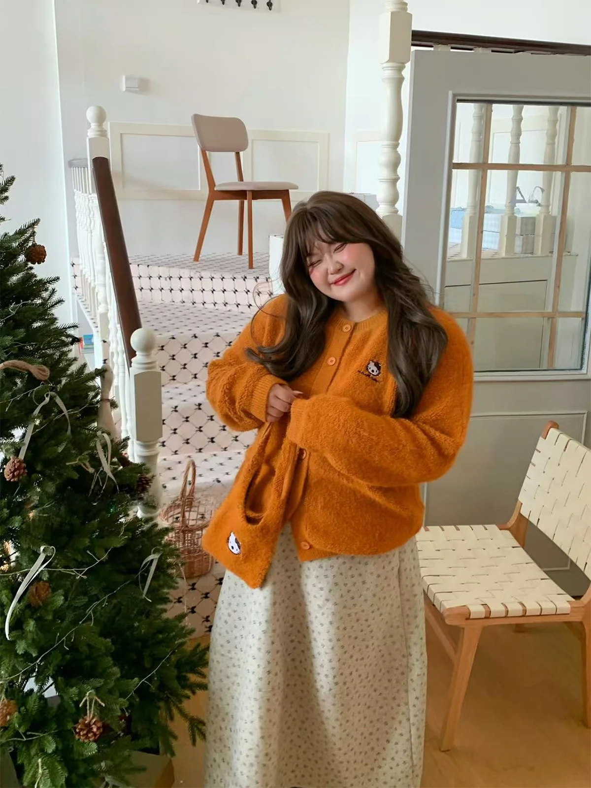 Женский теплый кардиган большого размера из трикотажа с вышивкой, свободного кроя, из полиэфирного волокна, с длинными рукавами, повседневный стиль
Женский теплый кардиган большого размера из трикотажа с вышивкой, свободного кроя, из полиэфирного волокна, с длинными рукавами, повседневный стиль