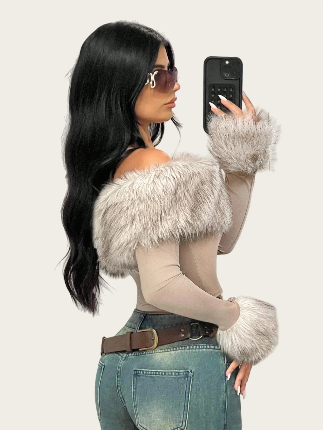 Модный топ с отделкой из искусственного меха, топ с длинными рукавами, утягивающий фигуру, повседневная рубашка в стиле High Street, сексуальная облегающая женская рубашка в стиле Y2K, уличная одежда
Модный топ с отделкой из искусственного меха, топ с длинными рукавами, утягивающий фигуру, повседневная рубашка в стиле High Street, сексуальная облегающая женская рубашка в стиле Y2K, уличная одежда