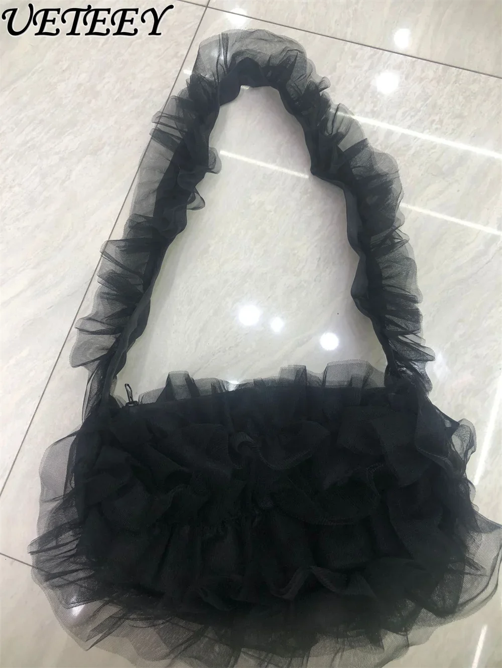 Summer Japanese Niche Fungus Ruffled Yarn Sweet Girls Makeup Pouch Versatile Shopping Light Crossbody Shoulder Bags Handbag
Summer Japanese Niche Fungus Ruffled Yarn Sweet Girls Makeup Pouch Versatile Shopping Light Crossbody Shoulder Bags Handbag
