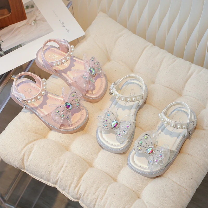 Girls Crystal Leather Sandals with Shiny Bow 2026 New Summer Toddler Beach Sandals Non-slip Open-toe Trendy Princess Party Shoes
Girls Crystal Leather Sandals with Shiny Bow 2026 New Summer Toddler Beach Sandals Non-slip Open-toe Trendy Princess Party Shoes