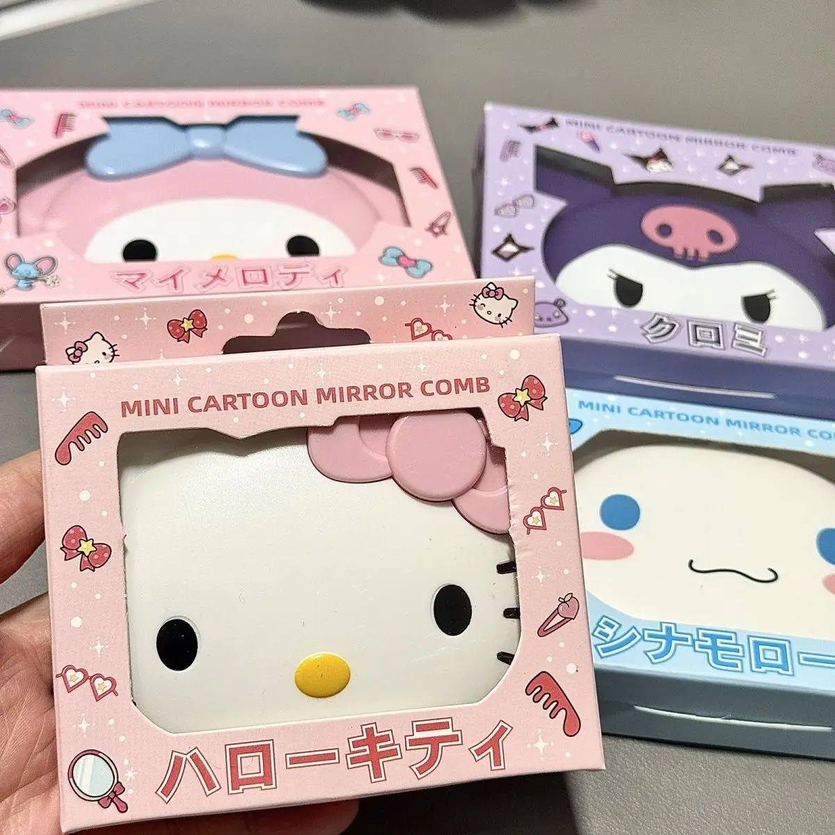 Hello Kitty Cartoon KT Cat Portable Flip-up Small Mirror Cosmetic Mirror Mini Small Girly Heart Student Comb Mirrors Toy Gifts
Hello Kitty Cartoon KT Cat Portable Flip-up Small Mirror Cosmetic Mirror Mini Small Girly Heart Student Comb Mirrors Toy Gifts