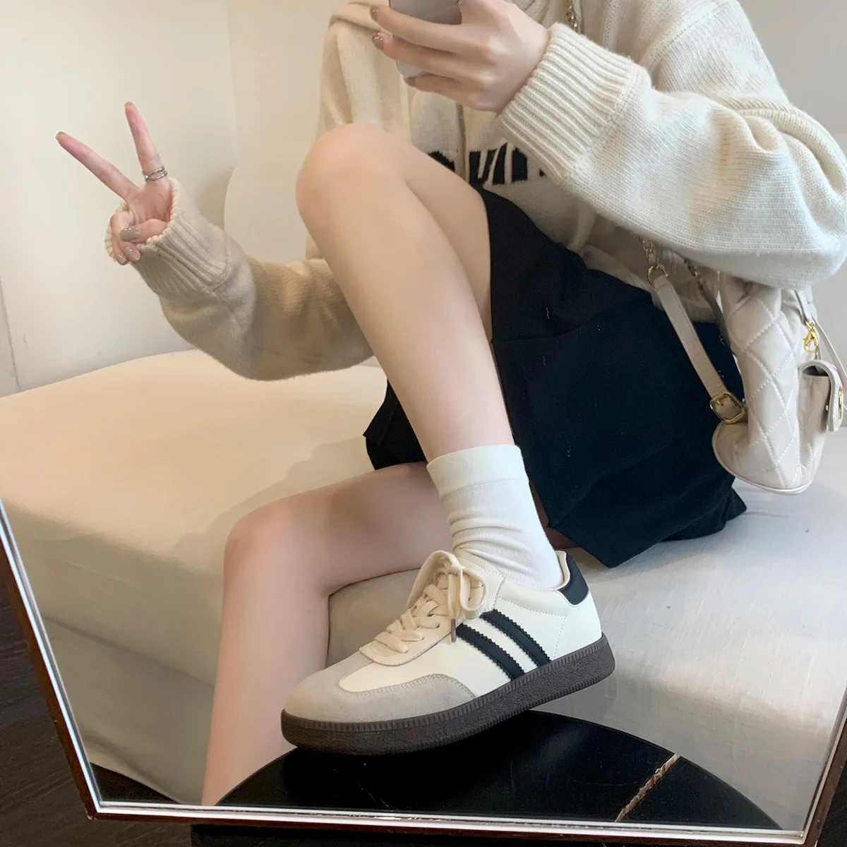 Leather Vintage German Training Shoe Women 2024 New Matching Color Casual Sports Flat Shoes Small White Shoes Women Shoe
Leather Vintage German Training Shoe Women 2024 New Matching Color Casual Sports Flat Shoes Small White Shoes Women Shoe