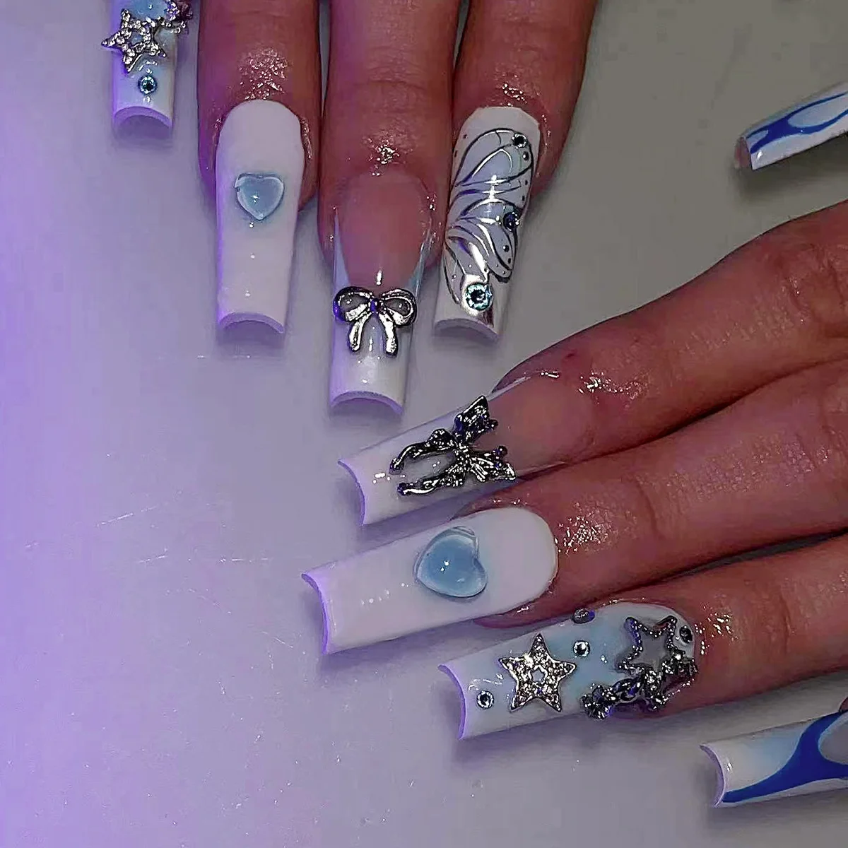 24PCS White Star Handmade Fake Nails y2k French Tip Gradient Blue False Nails Wearable 3D Bow Stars Long Ballet Nails Press On
24PCS White Star Handmade Fake Nails y2k French Tip Gradient Blue False Nails Wearable 3D Bow Stars Long Ballet Nails Press On