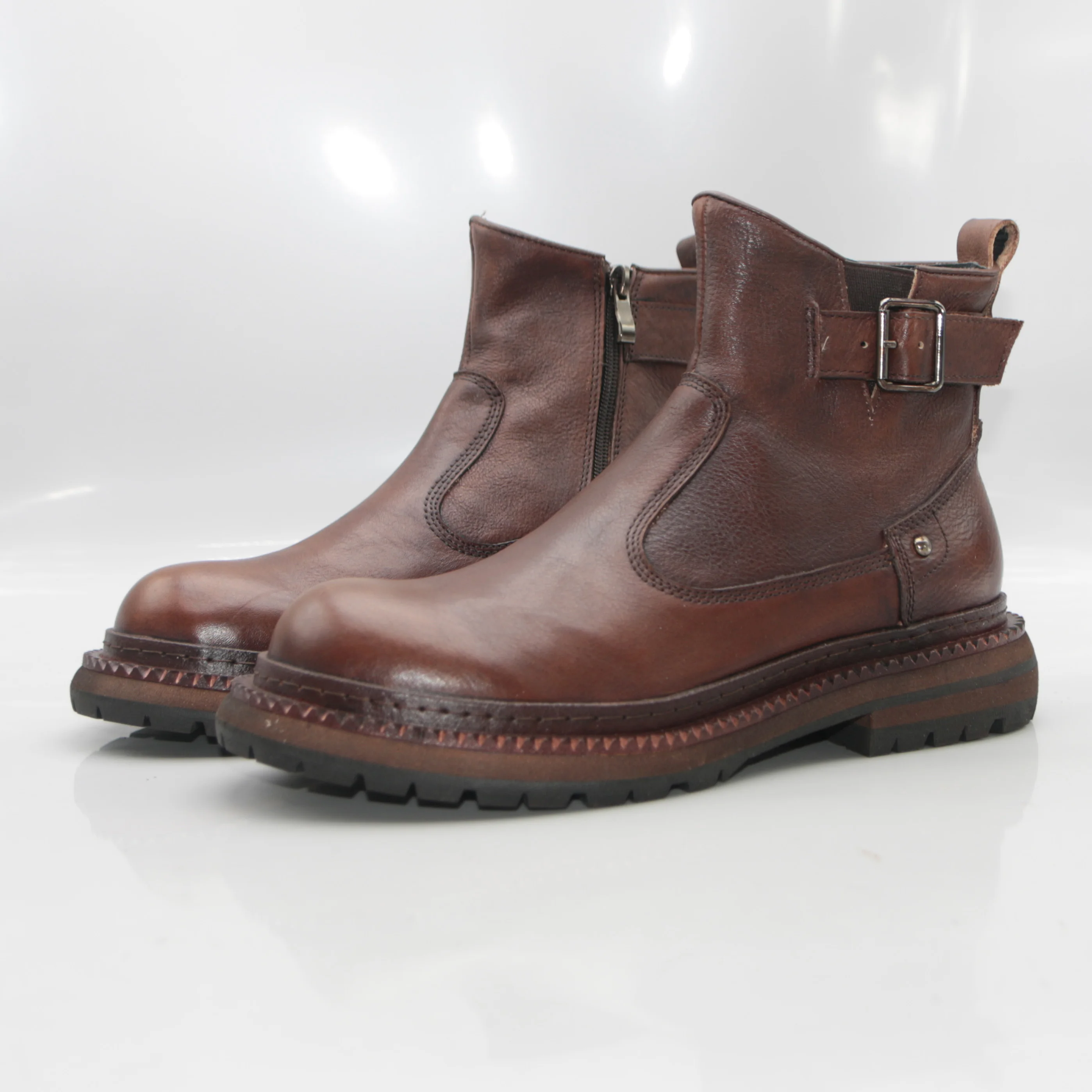 Winter Men's Boots Top Layer Cowhide Genuine Leather Retro British Style Work Boots Trendy round Toe Thick Bottom
Winter Men's Boots Top Layer Cowhide Genuine Leather Retro British Style Work Boots Trendy round Toe Thick Bottom
