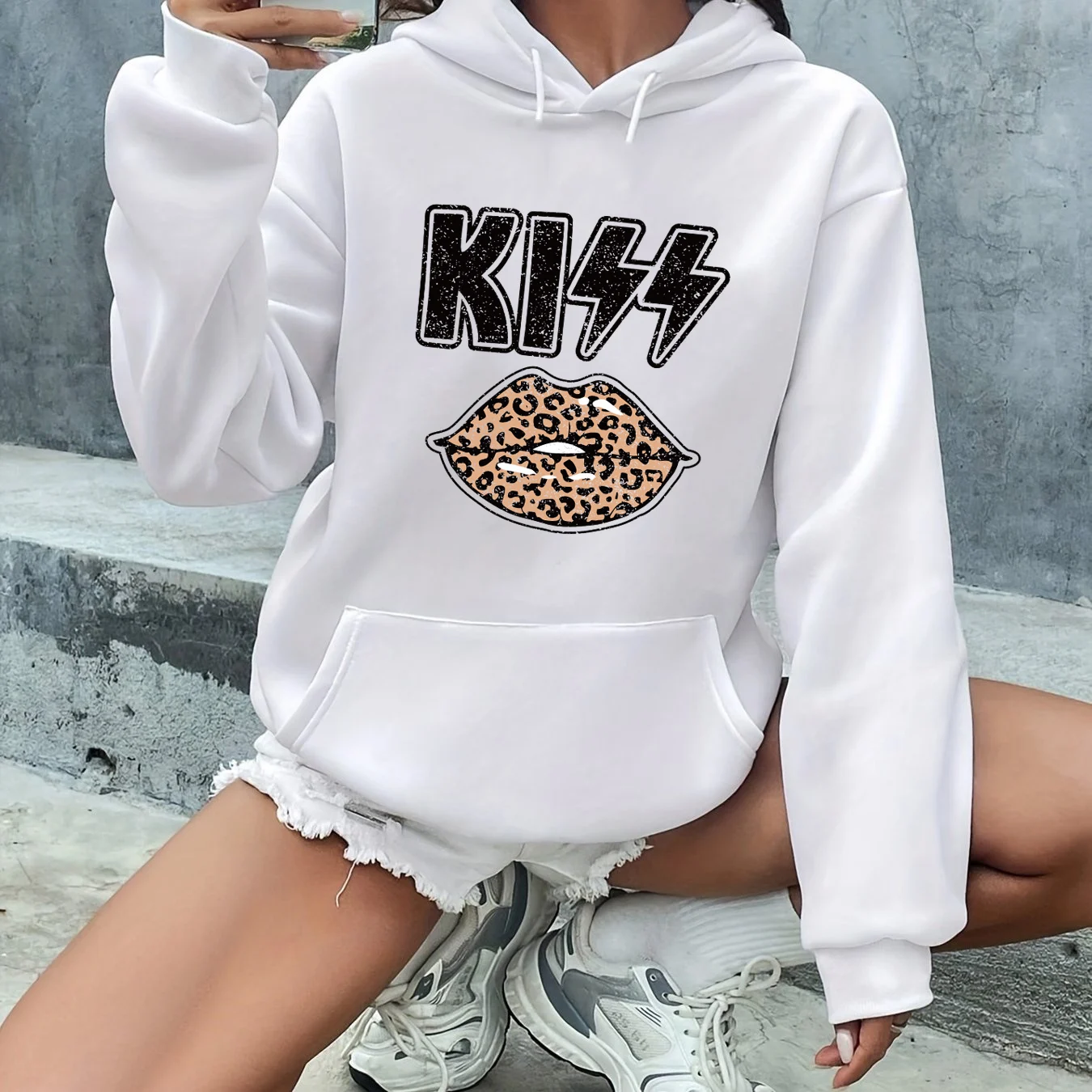 Women's autumn and winter fashion casual loose KISS leopard print lip print round neck long sleeved drawstring hooded pullover
Women's autumn and winter fashion casual loose KISS leopard print lip print round neck long sleeved drawstring hooded pullover