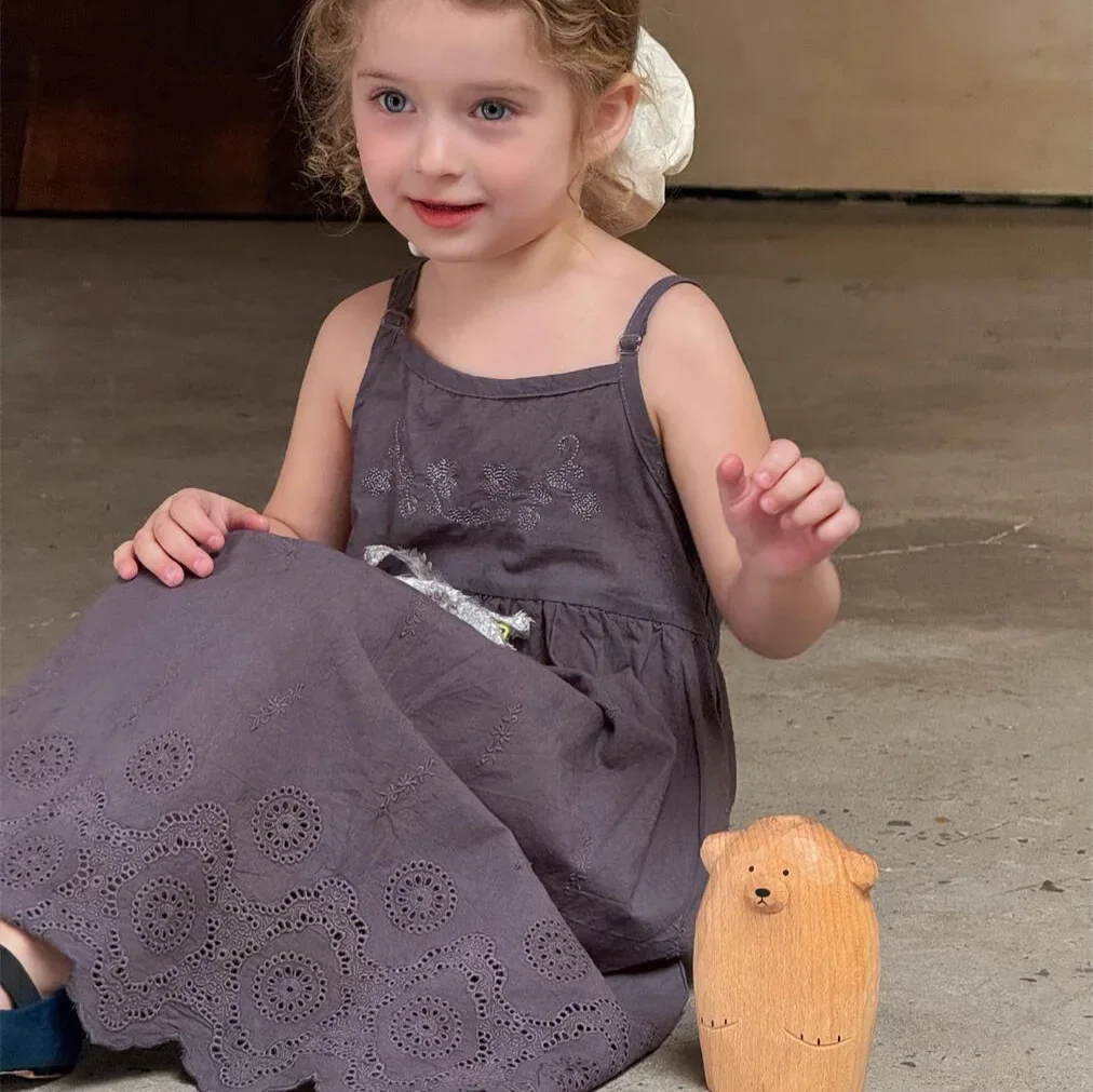 Korean Children's Clothing 2025 Spring Summer New Girls' Dress Solid Color Embroidered Lace Camisole Skirt Layered
Korean Children's Clothing 2025 Spring Summer New Girls' Dress Solid Color Embroidered Lace Camisole Skirt Layered
