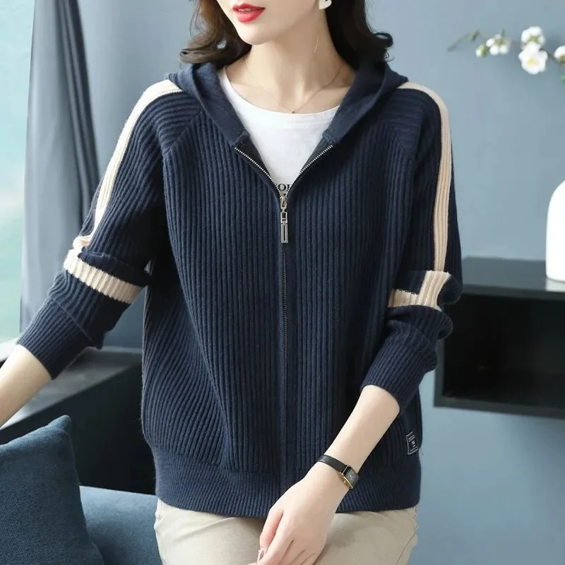 2023 Spring and Autumn New Korean Version Of Fashion Sweater Women Hooded Outside A Zipper Short Knitted Long-Sleeved Coat Tide
2023 Spring and Autumn New Korean Version Of Fashion Sweater Women Hooded Outside A Zipper Short Knitted Long-Sleeved Coat Tide