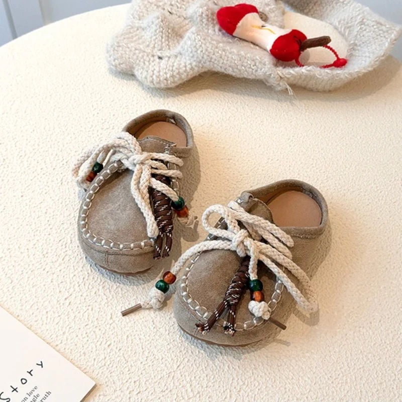 Kids Casual Shoes for Girls 2025 New Autumn Toddler Outdoor Slipper Soft Sole Non-slip Comfort Retro Kids Walking Flats 4-6years
Kids Casual Shoes for Girls 2025 New Autumn Toddler Outdoor Slipper Soft Sole Non-slip Comfort Retro Kids Walking Flats 4-6years