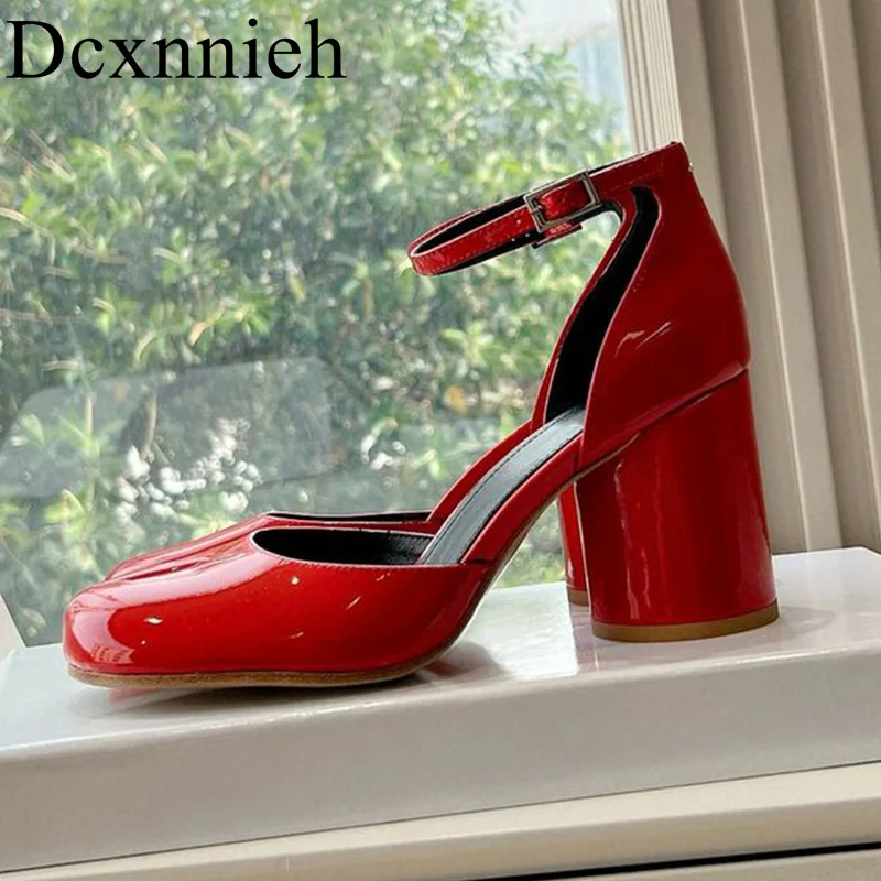 Spring and Autumn New Lacquer Leather Solid Color High Heel Women's Split Toe Single Shoes Cute Low Heel Dress Shoes 2024
Spring and Autumn New Lacquer Leather Solid Color High Heel Women's Split Toe Single Shoes Cute Low Heel Dress Shoes 2024